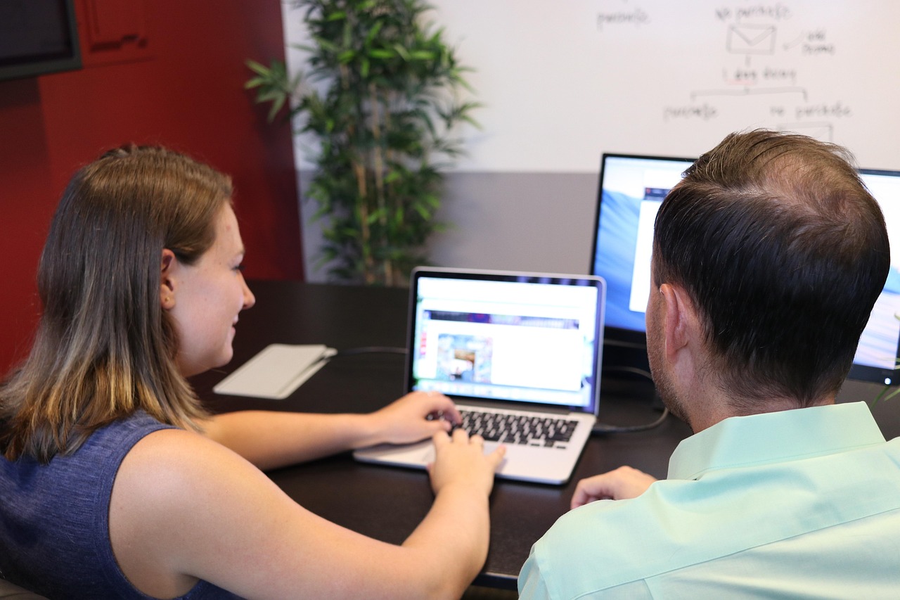 切肤之痛：技术支持辅助越过直播行业疲态心酸