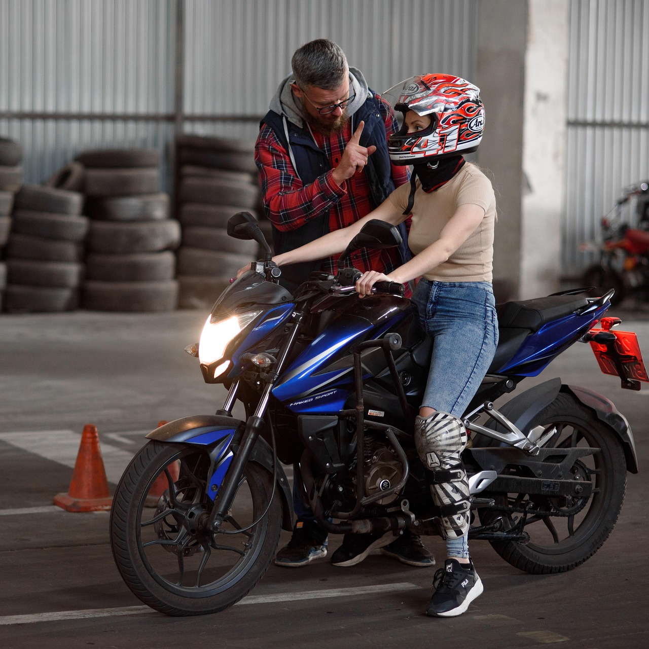 阿里通信实名账号：灵镜世界app详情下载教程